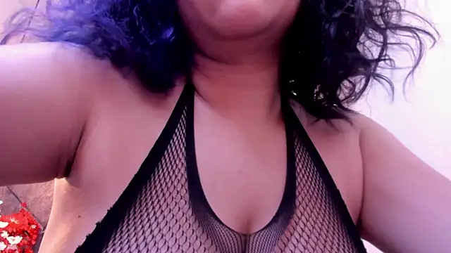 Kiara_Cruz__'s cam snapshot