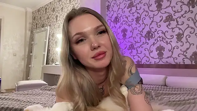 Amelly_04Sun's cam snapshot