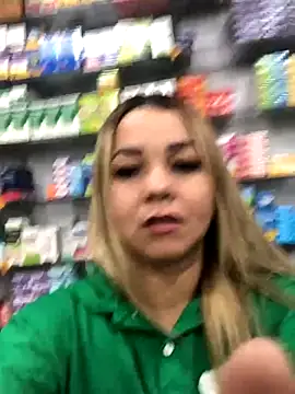 Imoly69 live sex cam