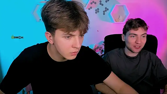 travis_wolf_'s cam snapshot