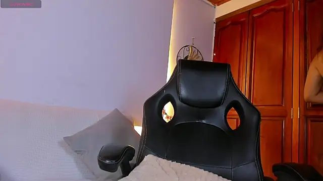 MeridaFox_'s cam snapshot