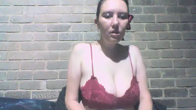 EksJouneMwah live sex cam