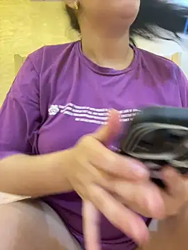 Bold-arabic-vibes's cam snapshot