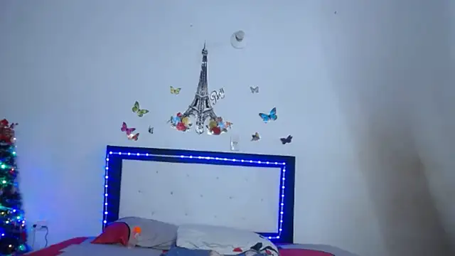 Nicolle_Milf live sex cam