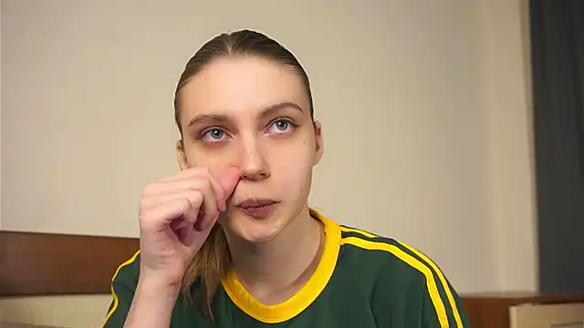 RoslynArcuo's cam snapshot