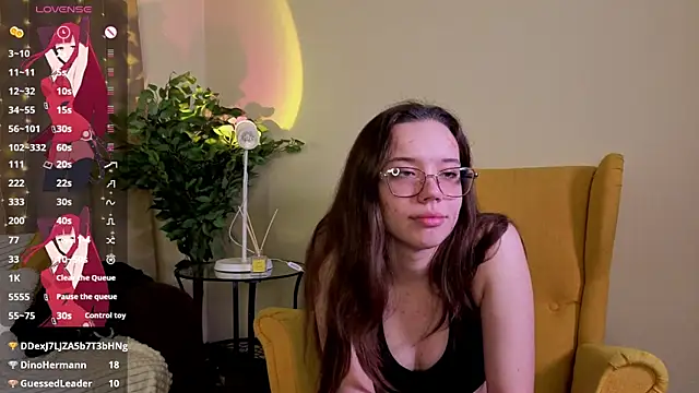 FabiolaCowing's cam snapshot