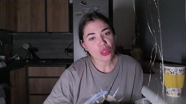 delightful_sofi's cam snapshot