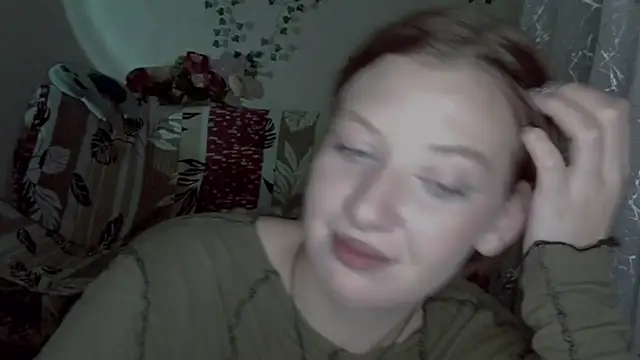 Lily_Ember's cam snapshot