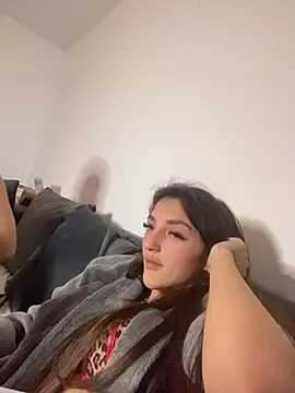 naughtybella05 live sex cam