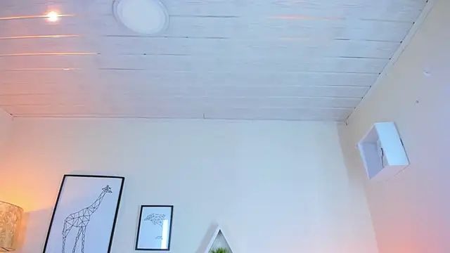 LusyKitty's cam snapshot