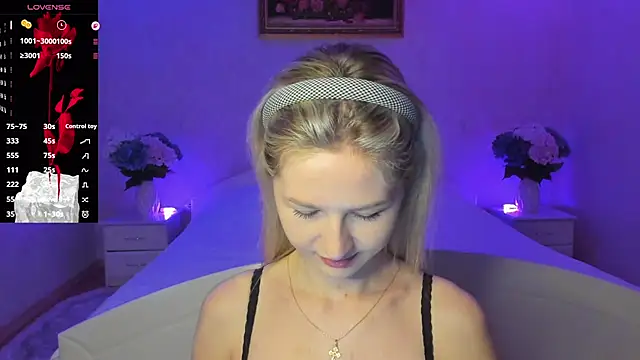 Julie_Blaze's cam snapshot