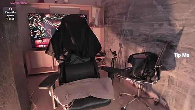 LunaBaker-1's cam snapshot