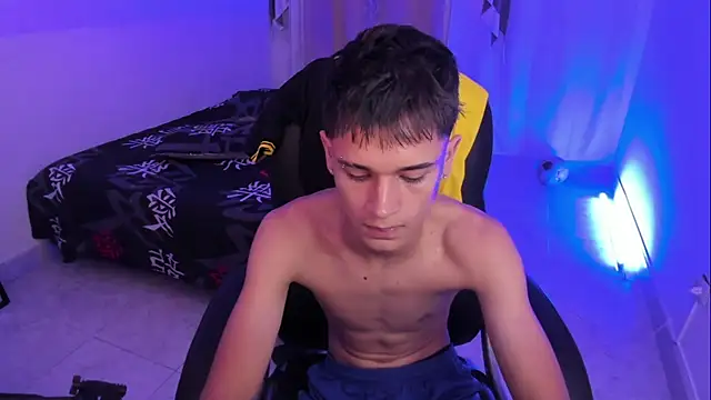 Aron_Boyy's cam snapshot