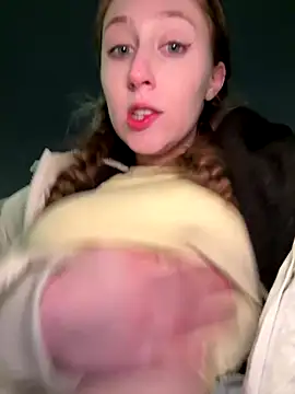 FroggyAnna live sex cam