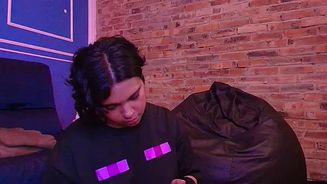 Emmapark_'s cam snapshot