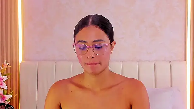 ZOEBARLOWE's cam snapshot