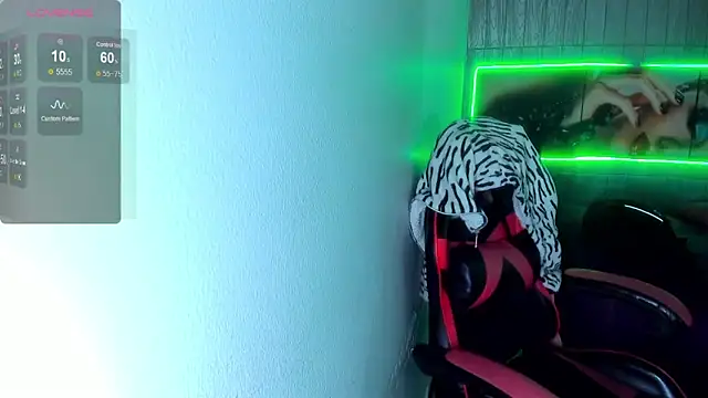 alison_moon7's cam snapshot