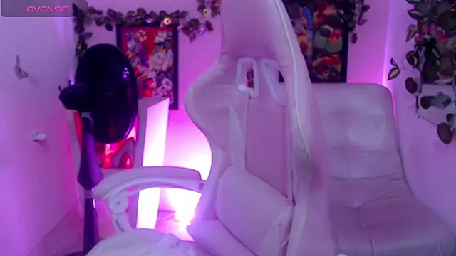 stepmother_105's cam snapshot