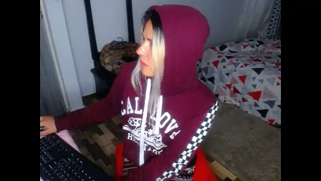 mystica_25's cam snapshot