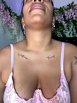 ArielleMillerr-'s cam snapshot