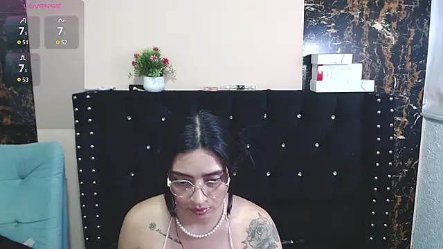 SarayMoorex_'s cam snapshot