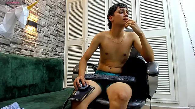 DamiBright's cam snapshot