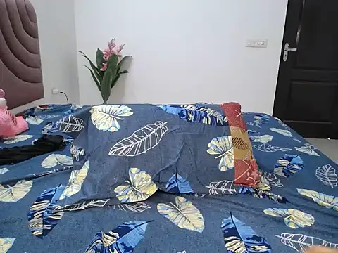 Naughtyy_stripgirl's cam snapshot