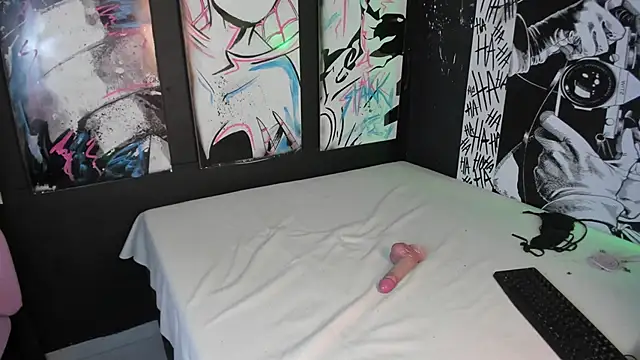 Red__Intense__'s cam snapshot