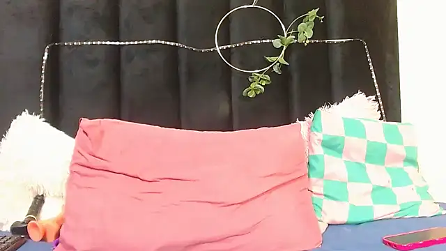 AmazingDarkDoll's cam snapshot