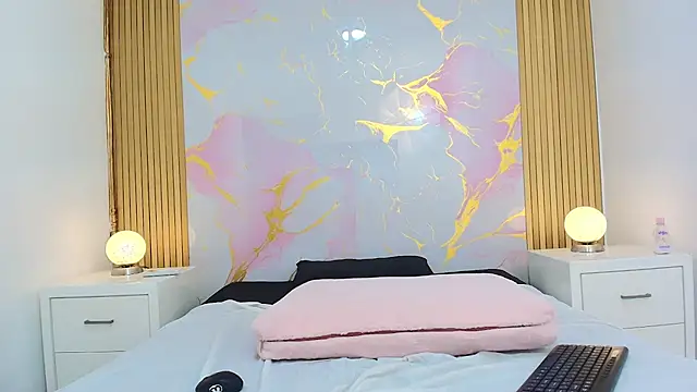 Tina_Holden's cam snapshot