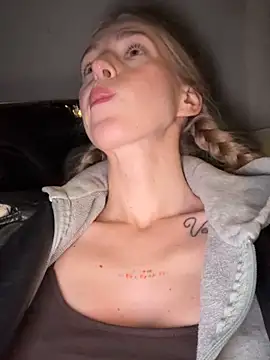 kira_mia live sex cam