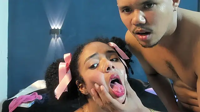 MaxandAurora's cam snapshot