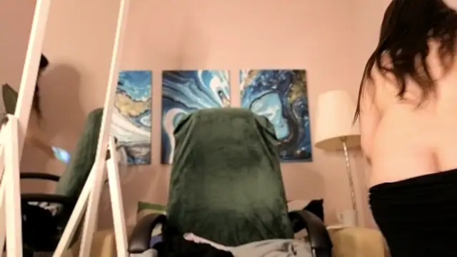 BattyMoll's cam snapshot