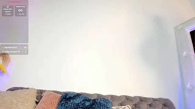 kiut_lili's cam snapshot