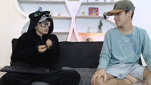 THREE_GUYS_HOT's cam snapshot