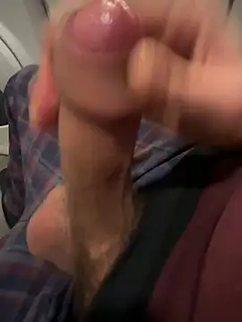 BigYoungDick33 live sex cam