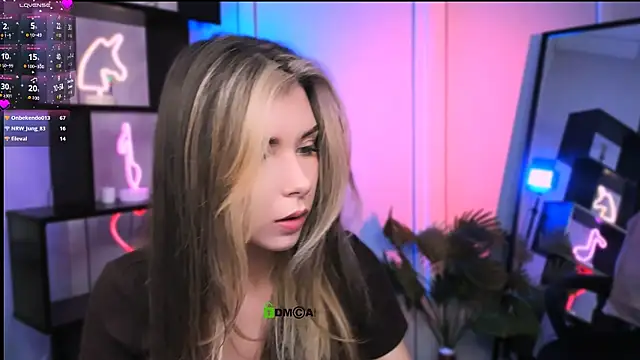 mila_glow1's cam snapshot