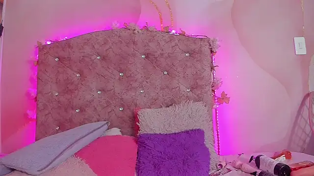 Mila_grace_'s cam snapshot