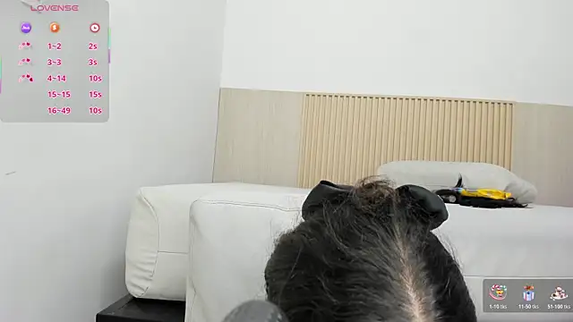 alena_brown_'s cam snapshot