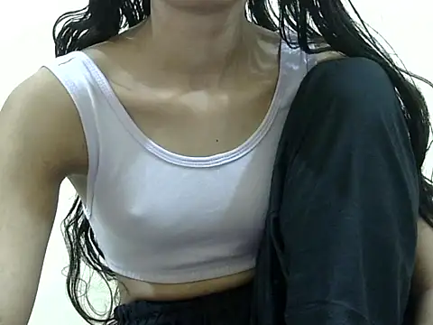 Anu_tiny live sex cam