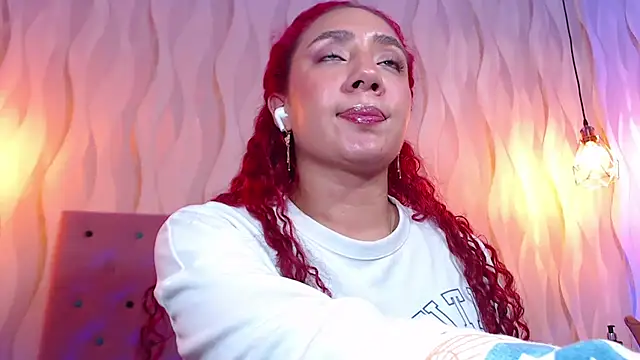 IsabelaLatina's cam snapshot