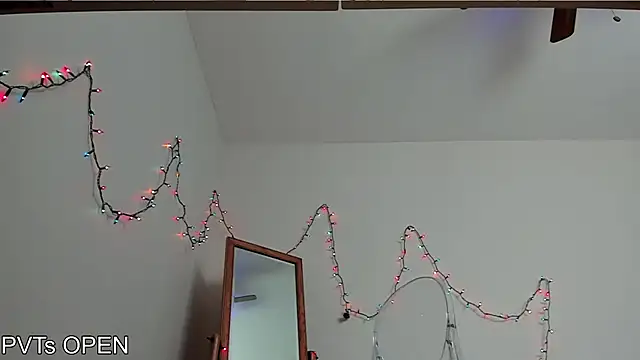 Peaches_N_Kreme's cam snapshot