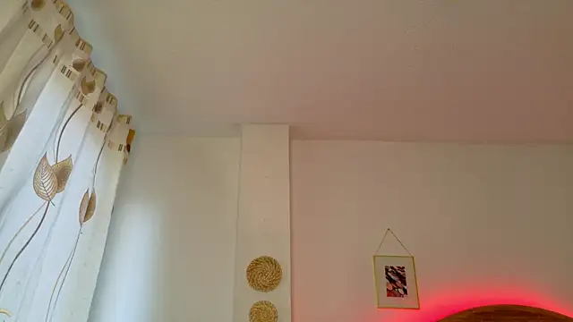 selenewinche's cam snapshot