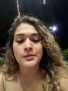 Sara_smiiith211 live sex cam