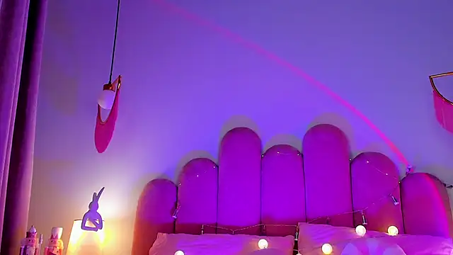 ElsaYoung's cam snapshot