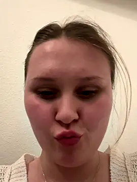 YoungJoyce live sex cam