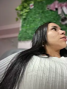 Naatalia live sex cam