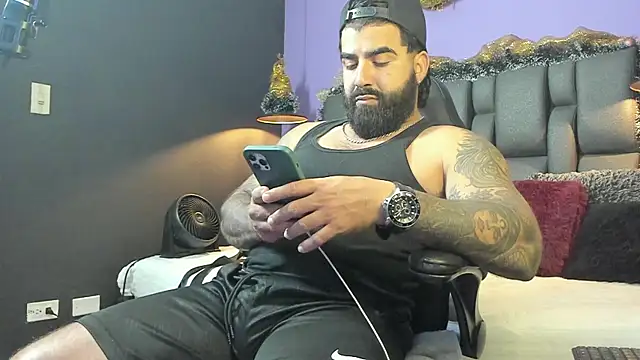 Lyon_vach live sex cam