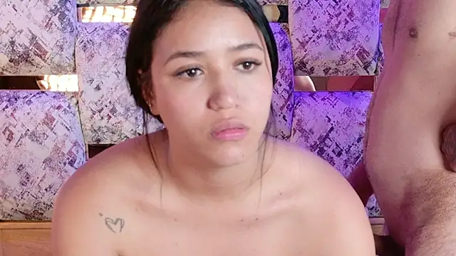 aron_emily_23's cam snapshot