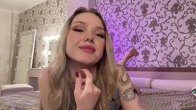 Amelly_04Sun's cam snapshot